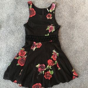 Free people dress size 2 like new so cute zip back